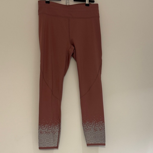 Fabletics Mid Rise Ultracool Reflective 7/8 Legging - Picture 2 of 11